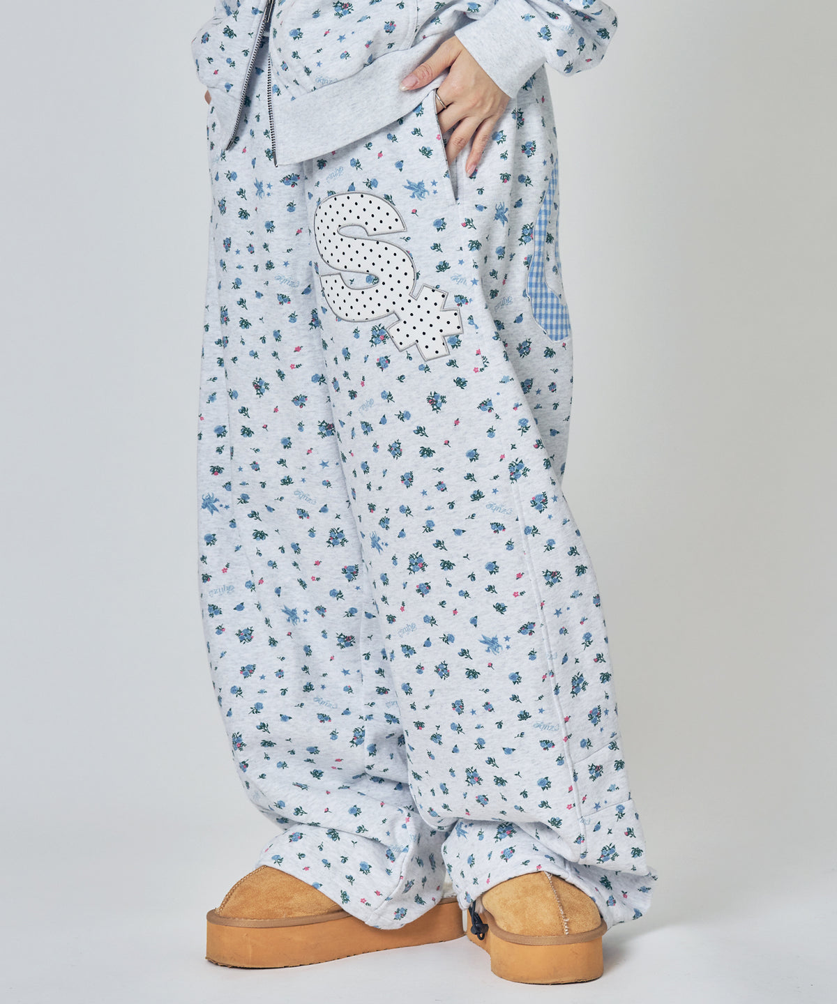 モデル：H157 Size:S　柄82