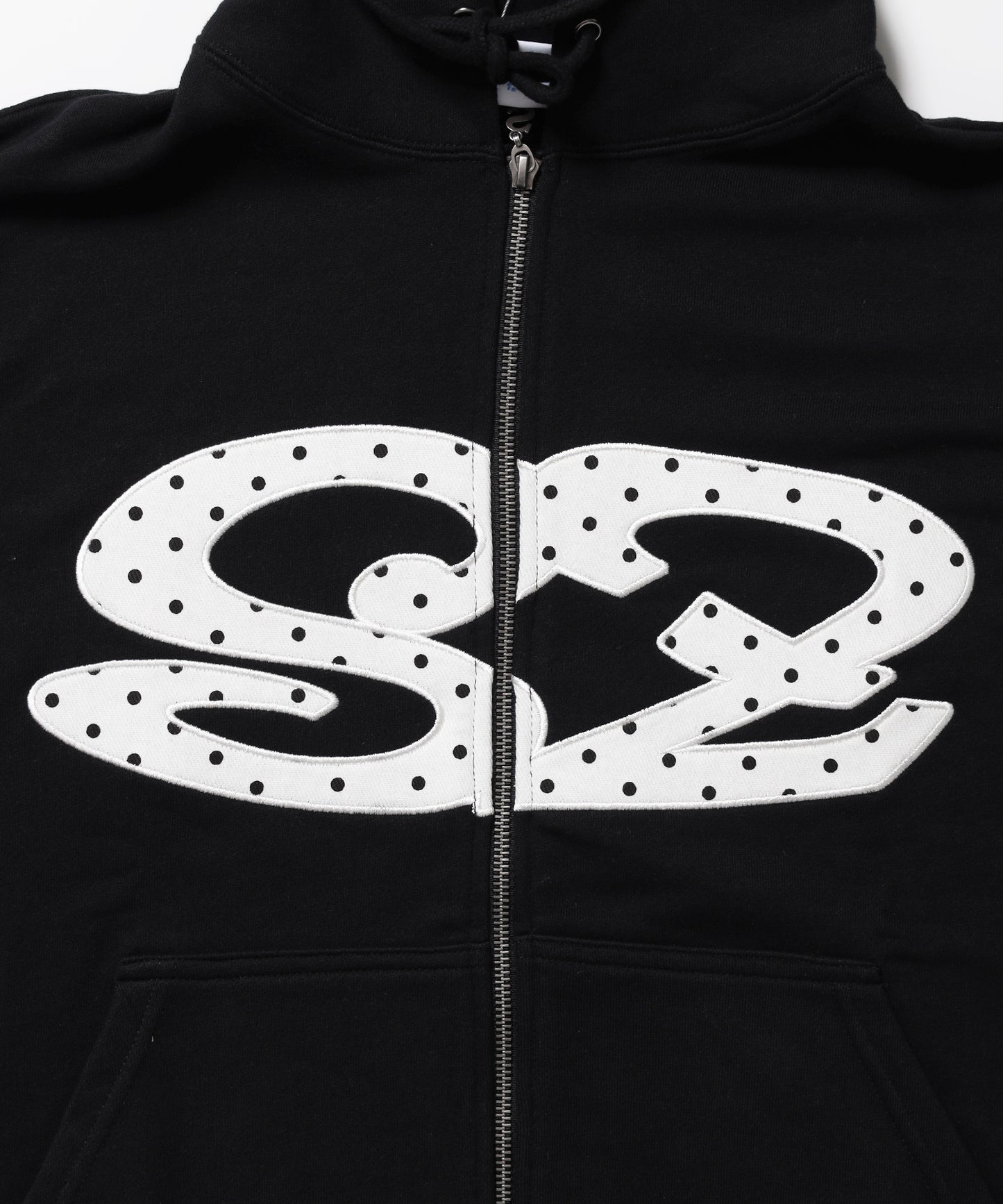 ≪予約商品≫※WEB限定 / アソートまたぎジップパーカー / sqnz logo applique zip p/k ブラック