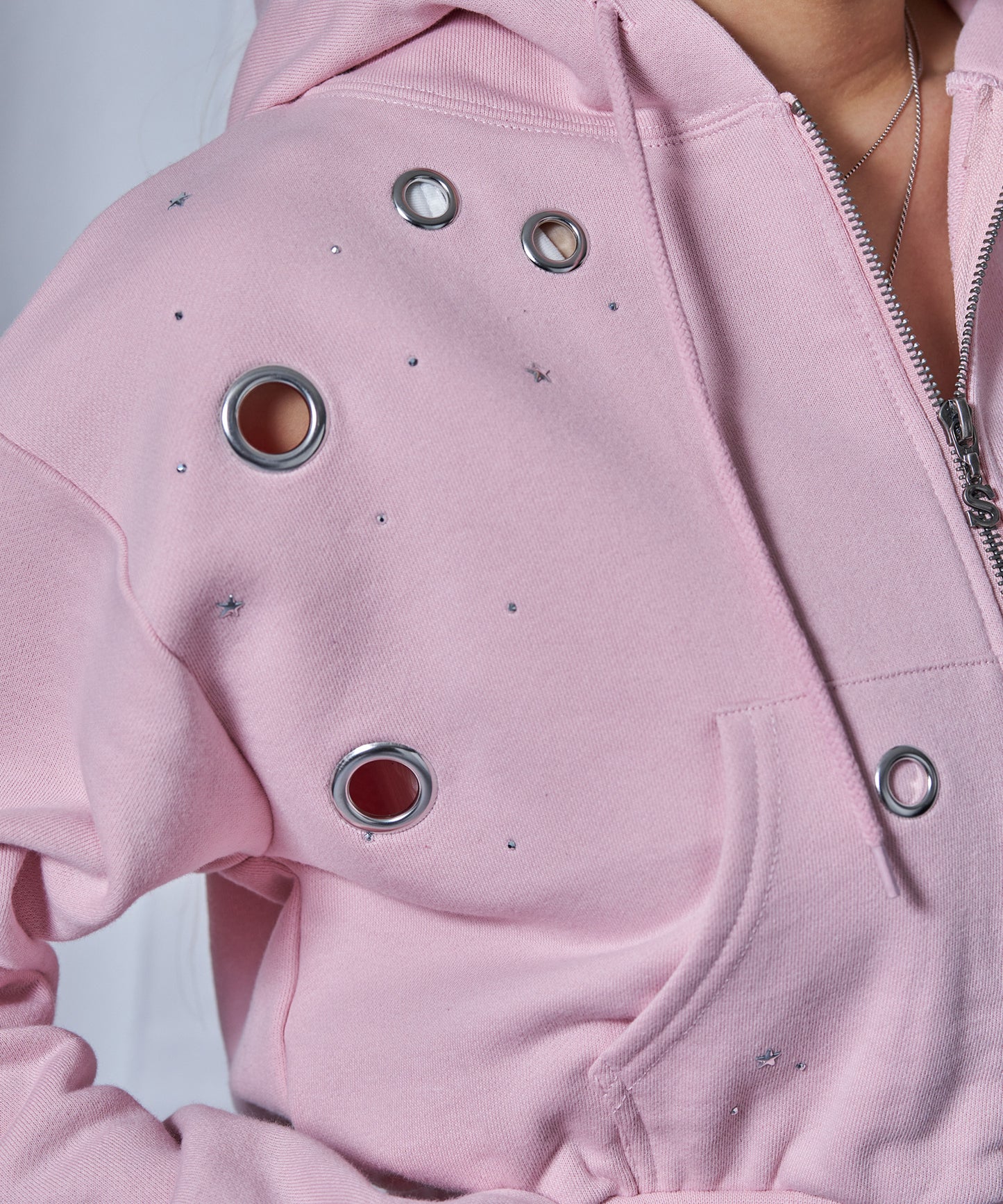 ※WEB限定 / 短丈ラインストーンジップパーカー / sqnz rhinestone & eyelet zip p/k ライトピンク