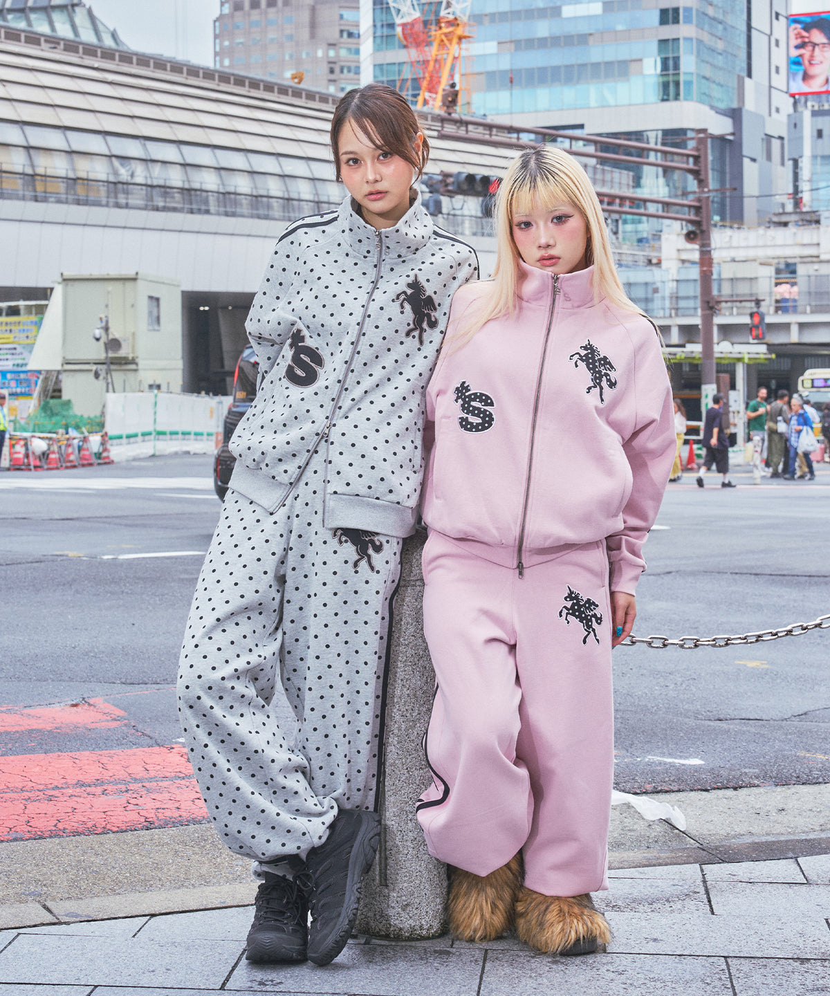 モデル：H170 SizeM H154 SizeS