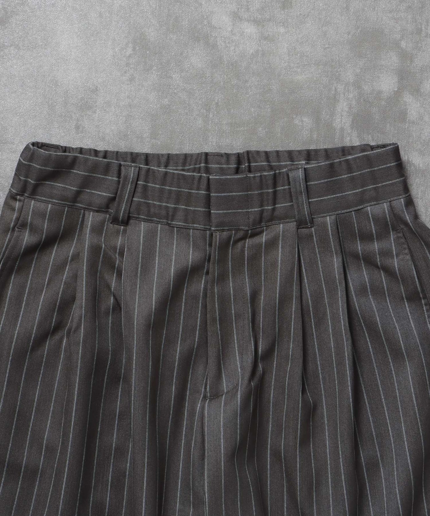 ストライプワイドタックパンツ / スラックス パンツ ドローストリング ストライプ 起毛 タック グレー