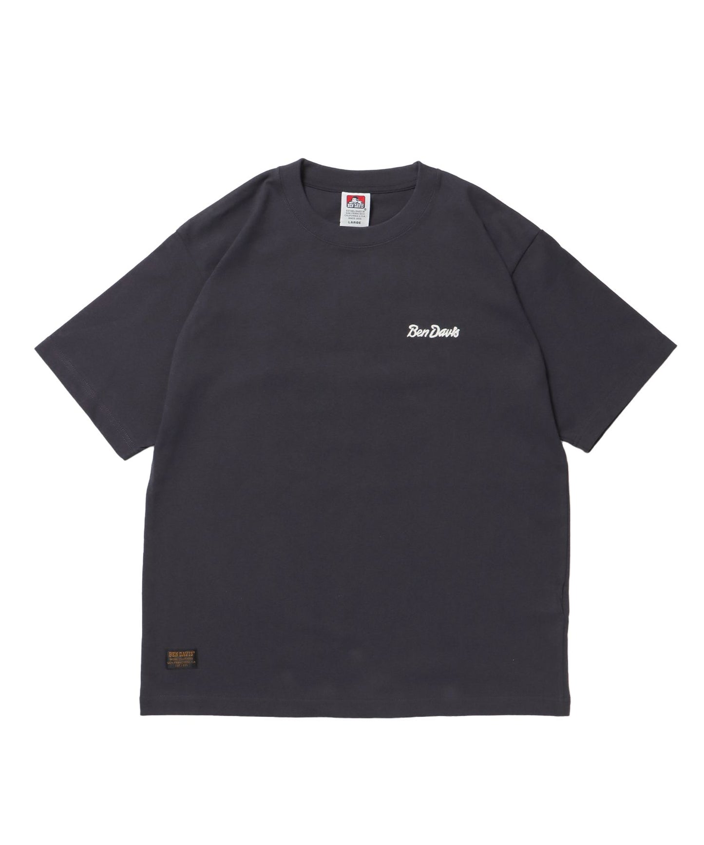 【BEN DAVIS（ベンデイビス）】BD LABEL EMB TEE チャコール