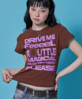 sqnz message pt compact tee / レディース Tシャツ 半袖 プリント ピチT ちびT クルーネック ブラウン