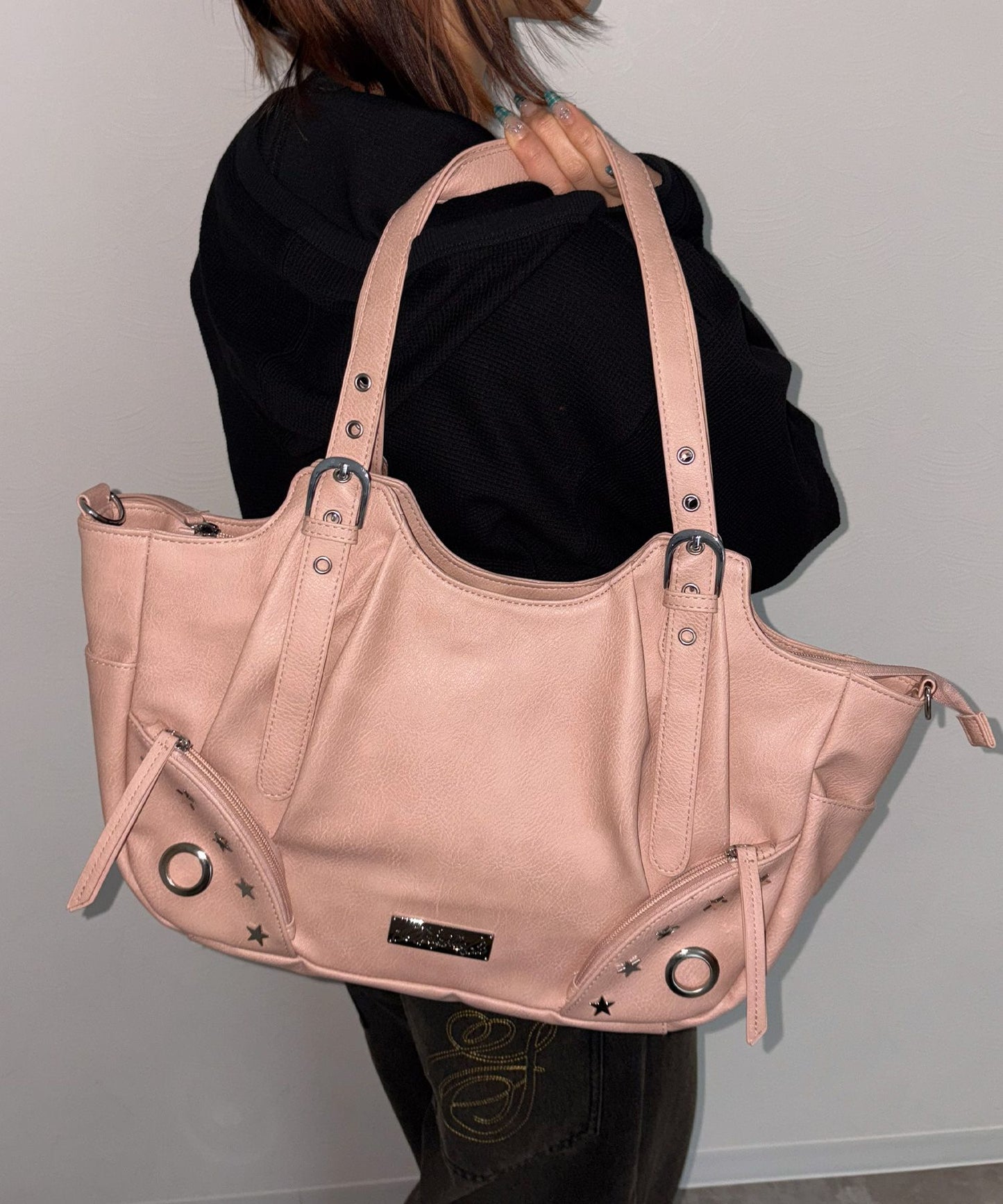 sqnz star eylet bag / フェイクレザー フェイクスウェード バック アジャスター ハンドバック ハトメ