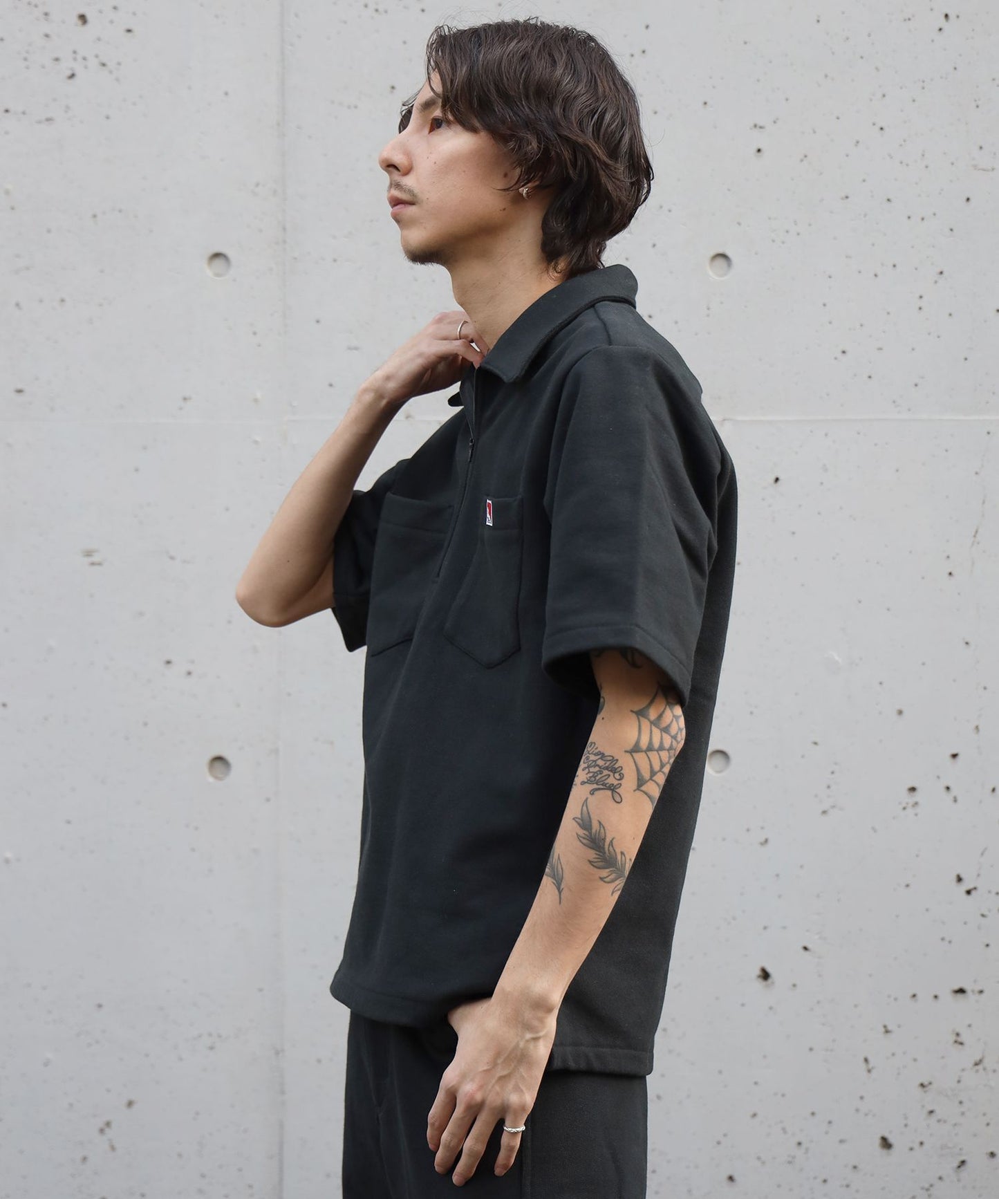 モデル：178cm ブラック Mサイズ