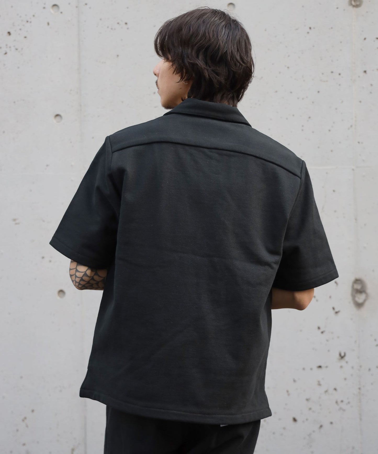 モデル：178cm ブラック Mサイズ