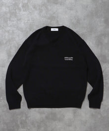 ワンポイントロゴVネックニット/ ニット Vネック 刺繍 ワンポイント 長袖 【短丈】 ブラック