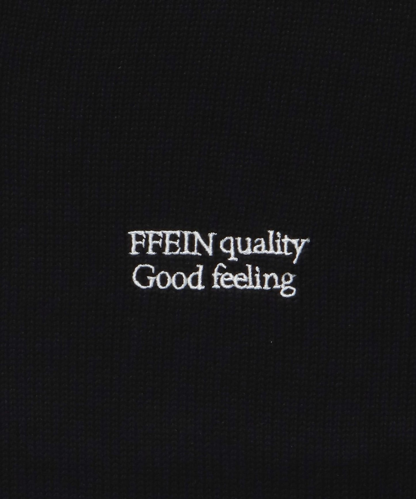 ワンポイントロゴVネックニット/ ニット Vネック 刺繍 ワンポイント 長袖 【短丈】 ブラック