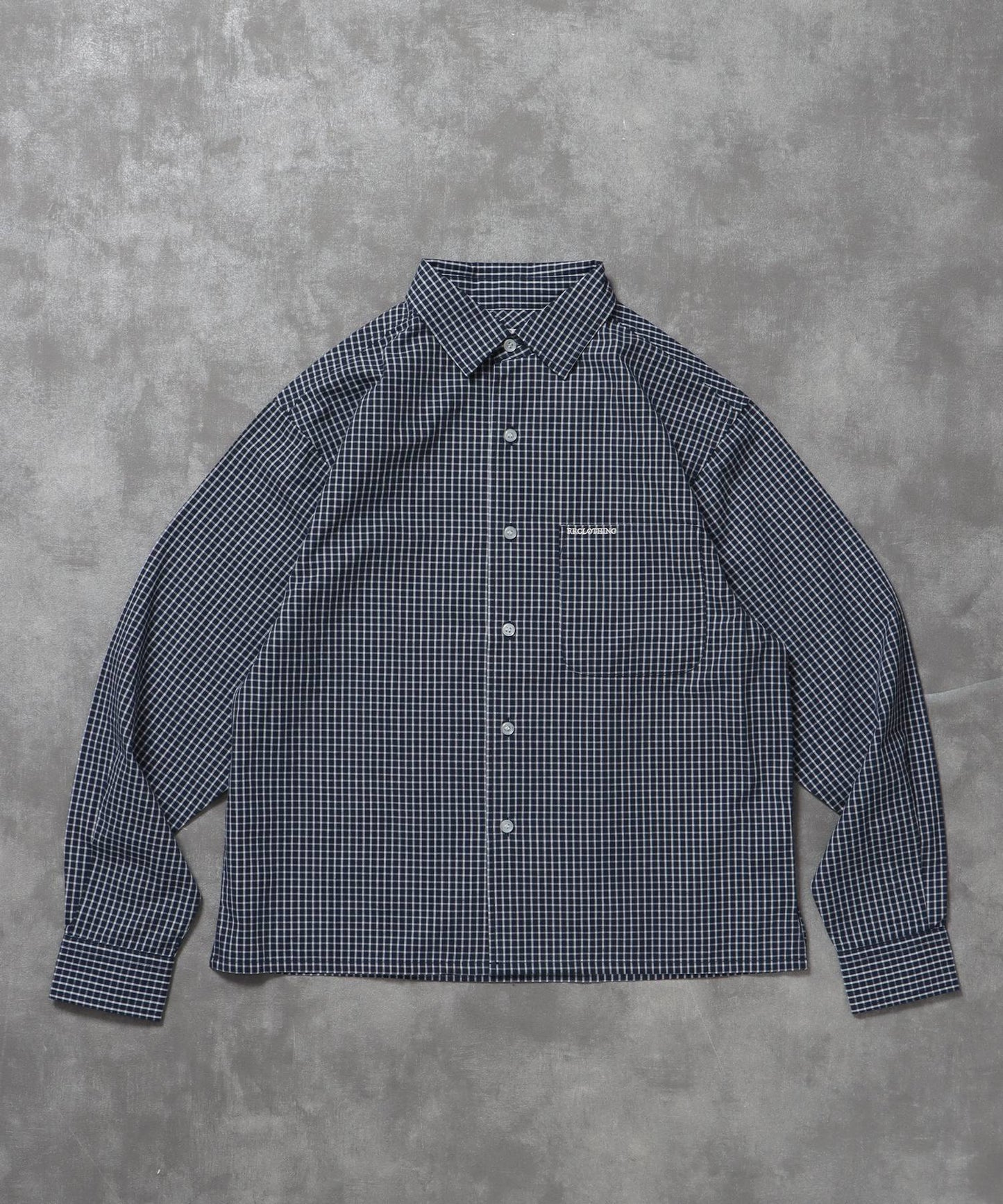 【FFEIN(フェイン)】アソートワンポイントボックス長袖シャツ / シャツ レギュラーカラー 長袖 ワンポイント 刺繍 レイヤード ポケット ネイビー