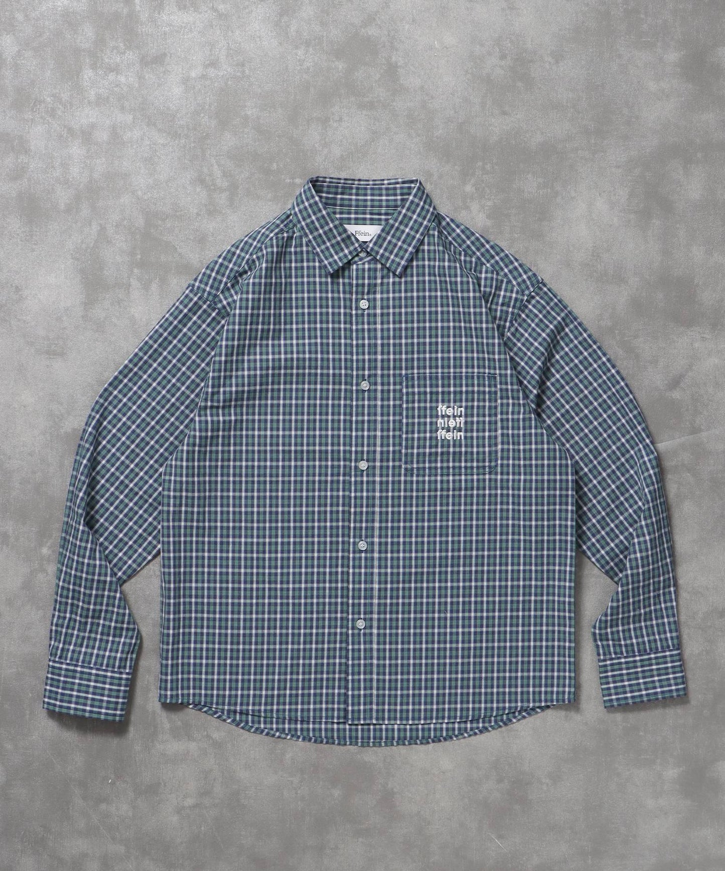 【FFEIN(フェイン)】アソートワンポイントボックス長袖シャツ / シャツ レギュラーカラー 長袖 ワンポイント 刺繍 レイヤード ポケット グリーン