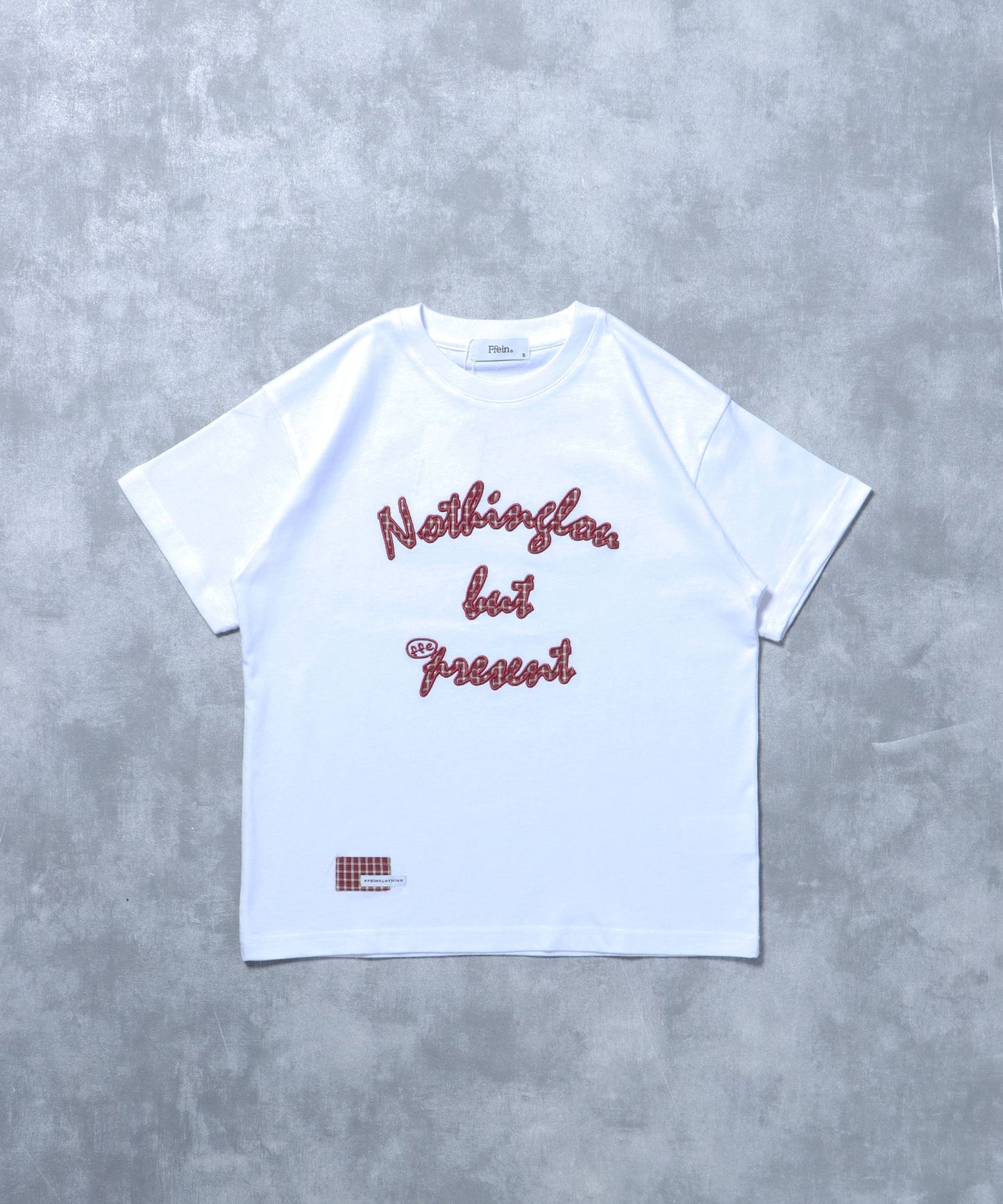 【FFEIN(フェイン)】アップリケロゴショート丈Tシャツ/ Tシャツ クルーネック 半袖 プリント 刺繍 チェック 【短丈】 ホワイト