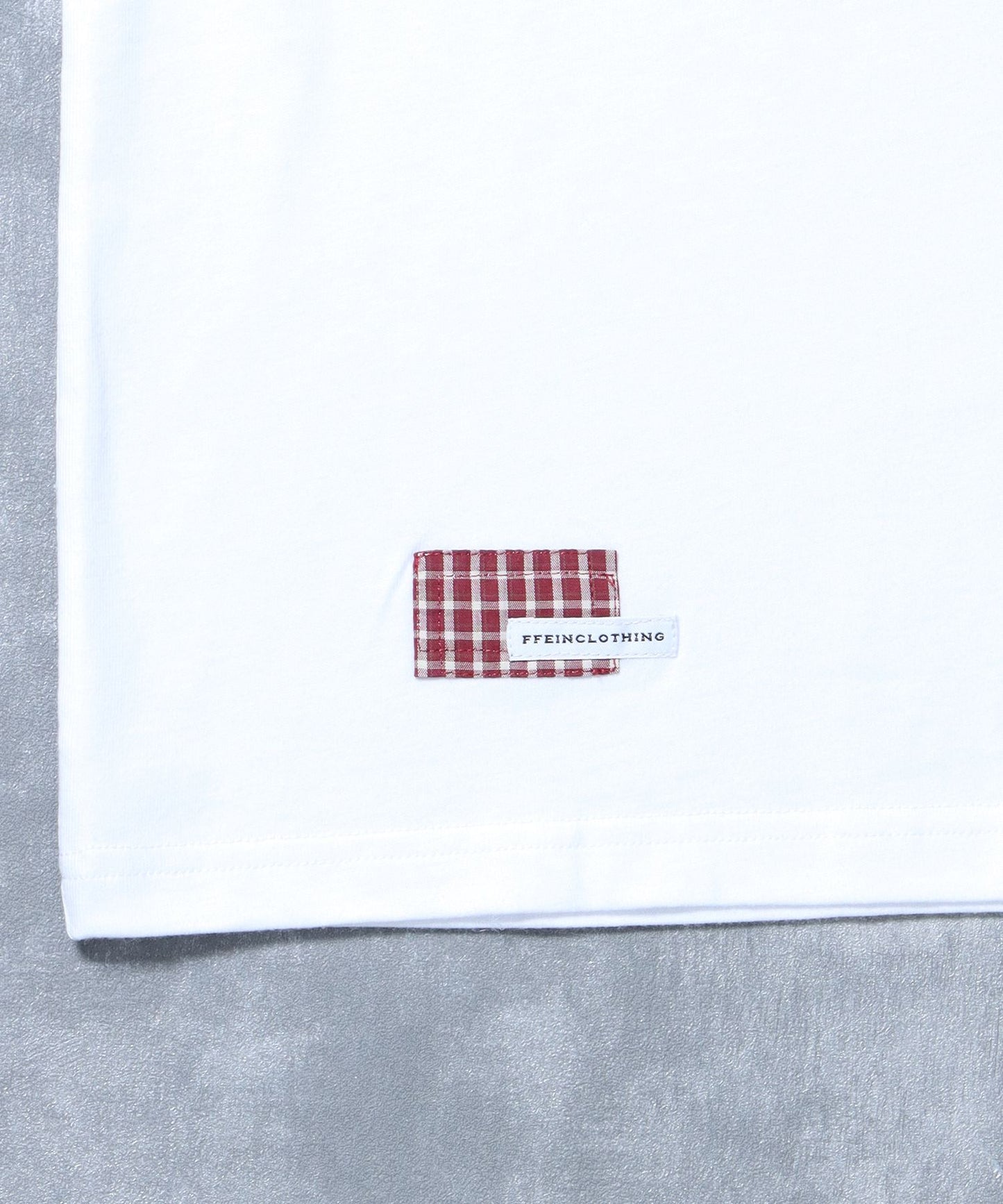 アップリケロゴショート丈Tシャツ/ Tシャツ クルーネック 半袖 プリント 刺繍 チェック 【短丈】 ホワイト