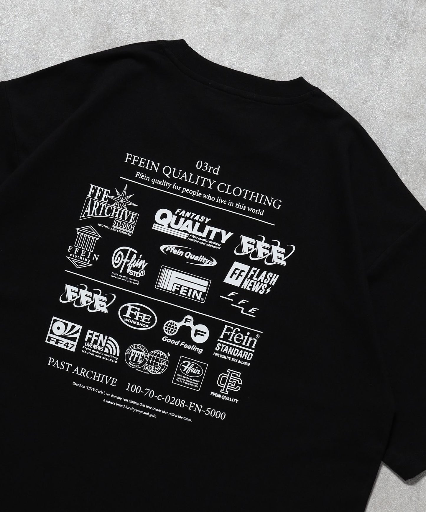 【FFEIN(フェイン)】企業ロゴプリントオーバーサイズTシャツ / Tシャツ クルーネック 半袖 プリント 【短丈】 ブラック