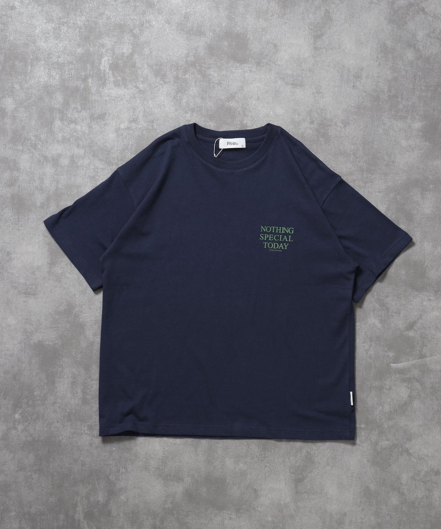 【FFEIN(フェイン)】アメリカンプリントロゴショート丈Tシャツ/ Tシャツ クルーネック 半袖 プリント 【短丈】 ネイビー