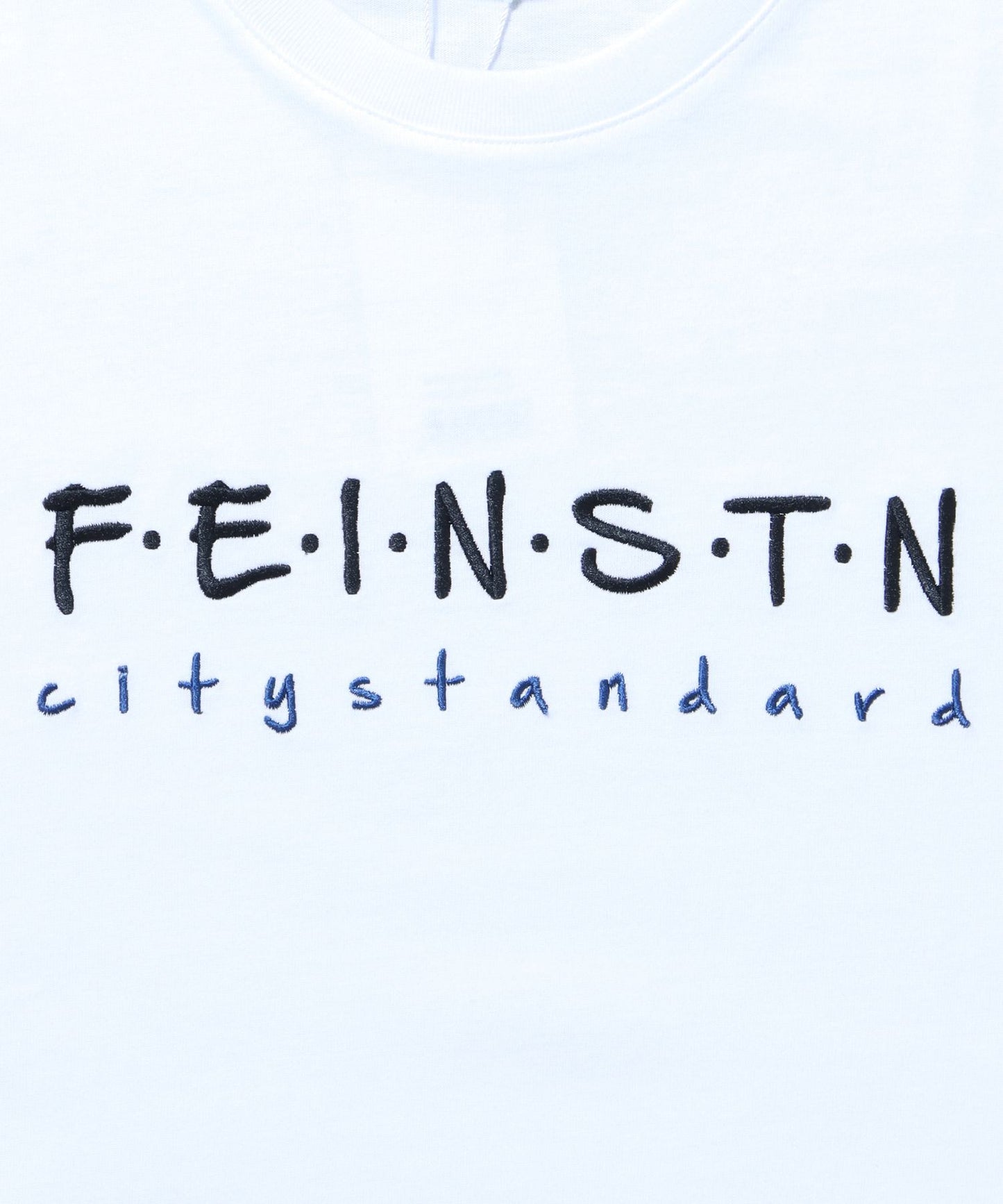 手書き刺繍ロゴショート丈Tシャツ/ Tシャツ クルーネック 半袖 刺繍 【短丈】 ホワイト