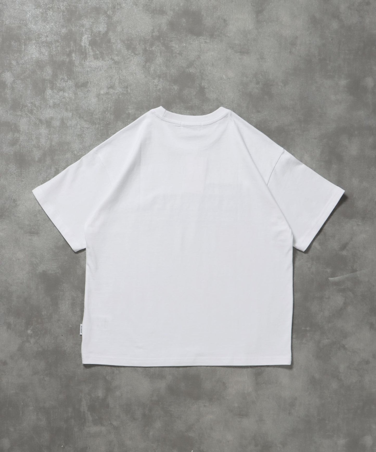 パッケージ発泡ロゴTシャツ / Tシャツ クルーネック 半袖 プリント 発砲ロゴ【短丈】 ホワイト
