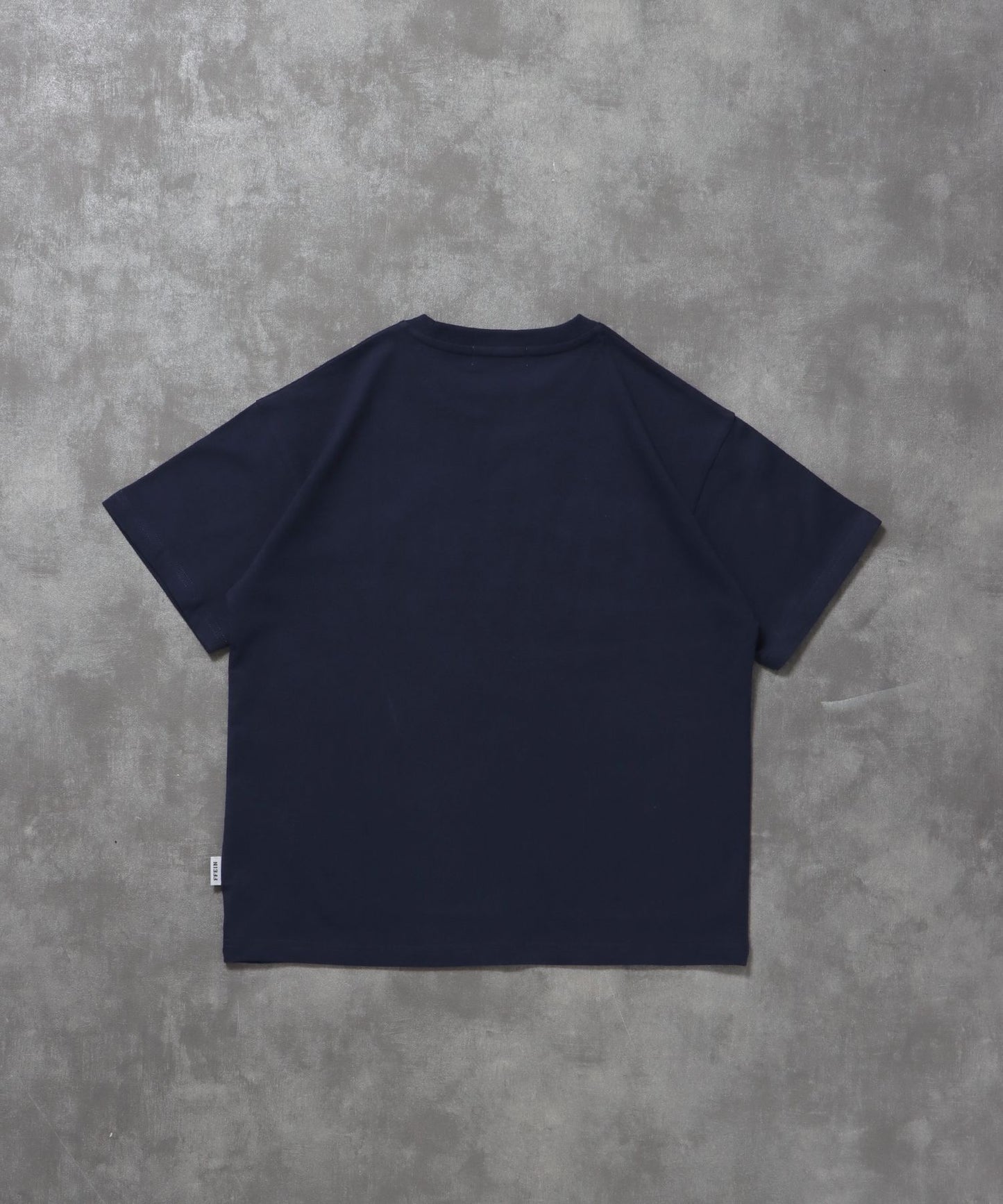 パッケージ発泡ロゴTシャツ / Tシャツ クルーネック 半袖 プリント 発砲ロゴ【短丈】 ネイビー