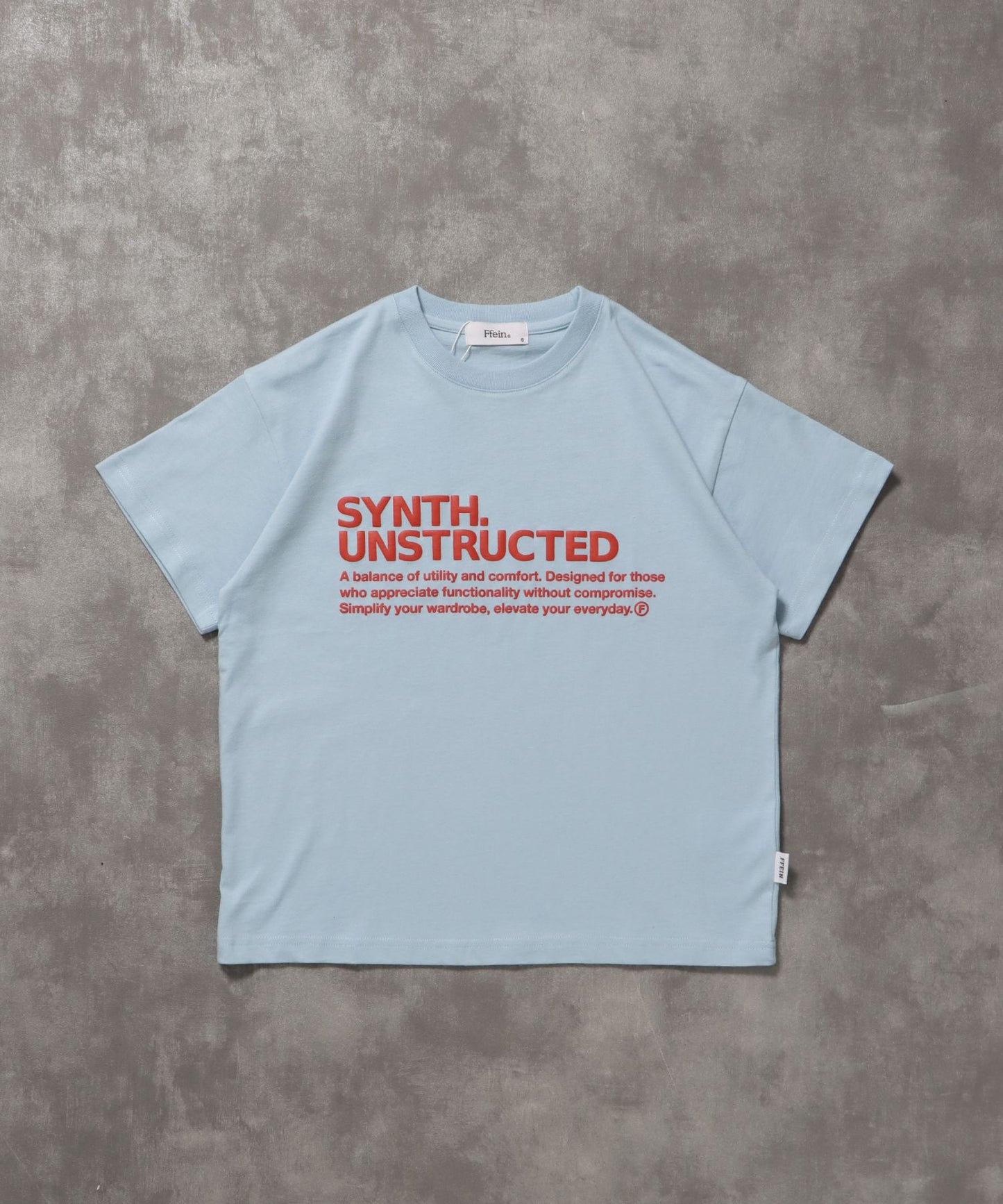【FFEIN(フェイン)】パッケージ発泡ロゴTシャツ / Tシャツ クルーネック 半袖 プリント 発砲ロゴ【短丈】 ライトブルー