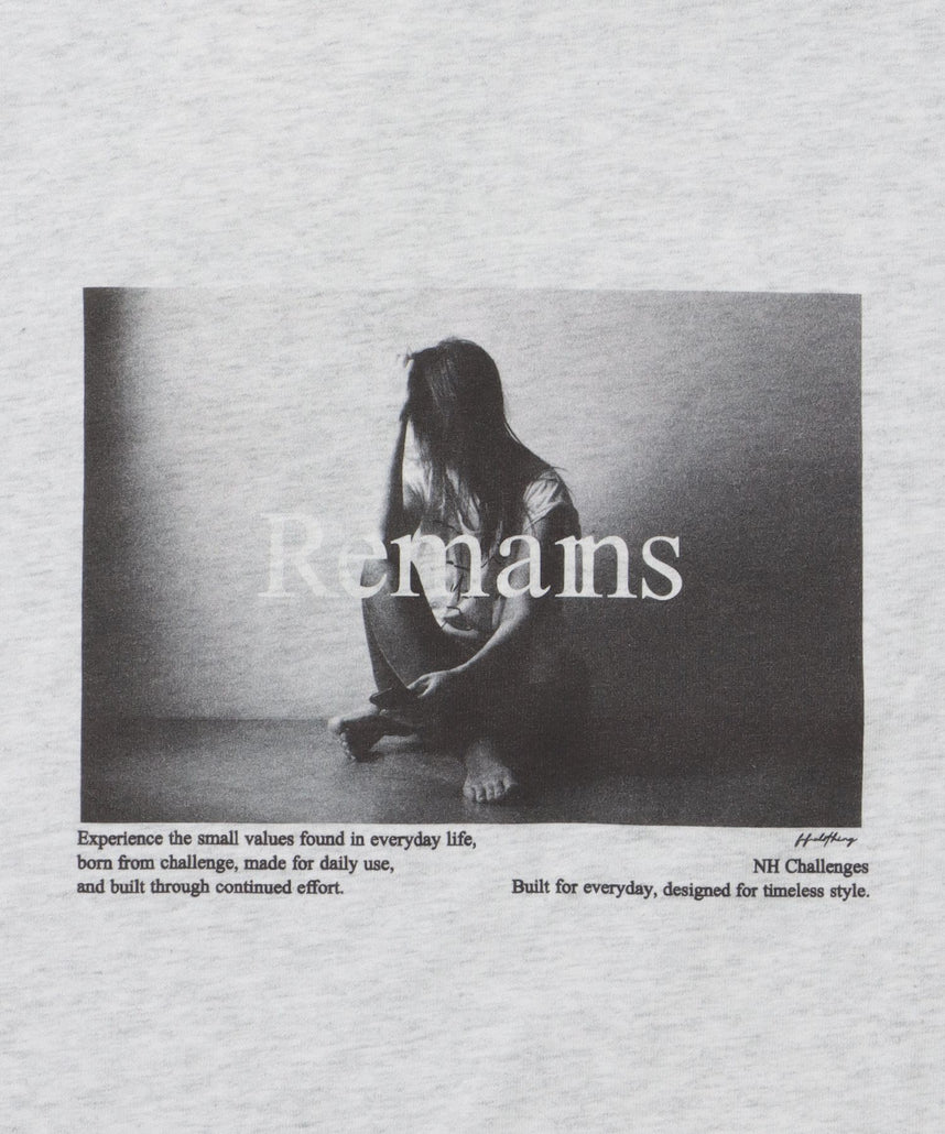 モノトーンフォトプリントショート丈Tシャツ / Tシャツ クルーネック 半袖 プリント フォト 【短丈】 アッシュグレー
