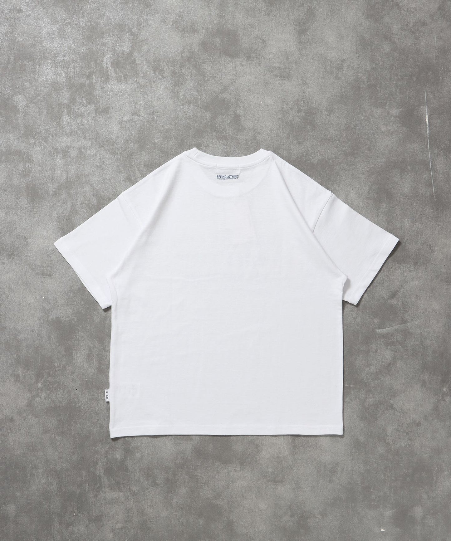 ぼかしメッセージロゴショート丈Tシャツ / Tシャツ クルーネック 半袖 プリント ぼかし 【短丈】 ホワイト