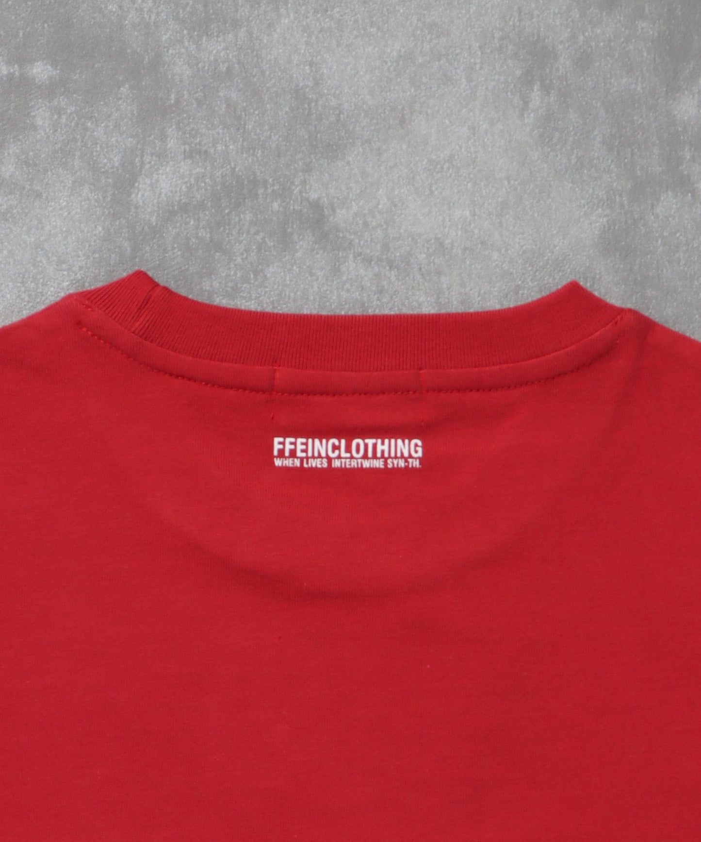 ぼかしメッセージロゴショート丈Tシャツ / Tシャツ クルーネック 半袖 プリント ぼかし 【短丈】 レッド
