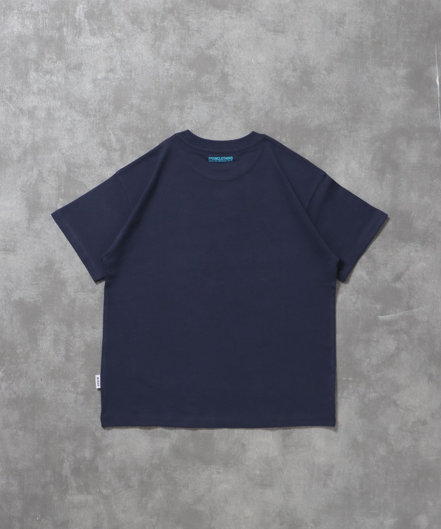 ぼかしメッセージロゴショート丈Tシャツ / Tシャツ クルーネック 半袖 プリント ぼかし 【短丈】 ネイビー