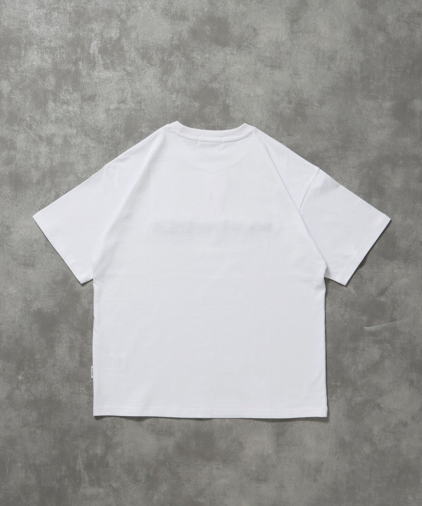 センターロゴ3D刺繍ショート丈Tシャツ / Tシャツ クルーネック 半袖 刺繍 シンプル 【短丈】 ホワイト