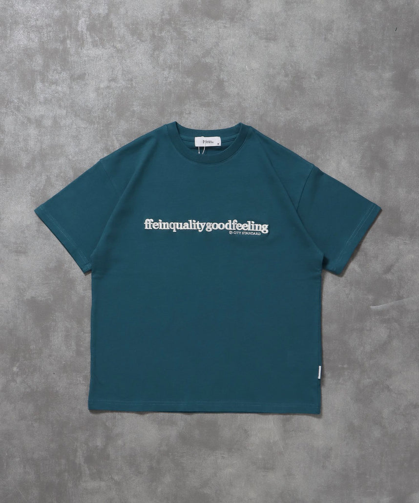【FFEIN(フェイン)】センターロゴ3D刺繍ショート丈Tシャツ / Tシャツ クルーネック 半袖 刺繍 シンプル 【短丈】 ダークグリーン