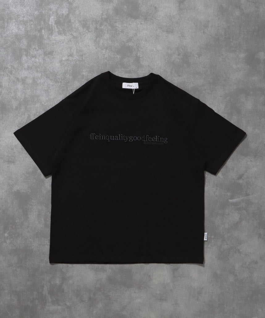 【FFEIN(フェイン)】センターロゴ3D刺繍ショート丈Tシャツ / Tシャツ クルーネック 半袖 刺繍 シンプル 【短丈】 ブラック