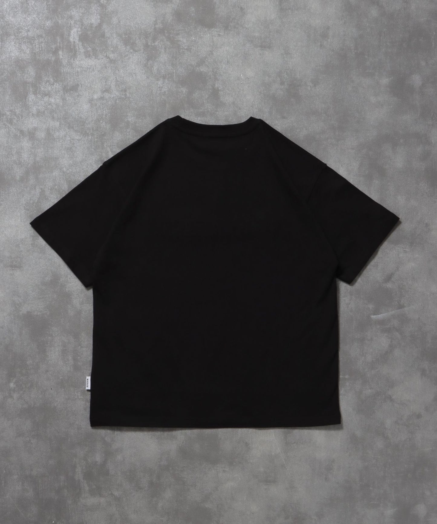 センターデカロゴ3D刺繍ショート丈Tシャツ/ Tシャツ クルーネック 半袖 刺繍 【短丈】 ブラック