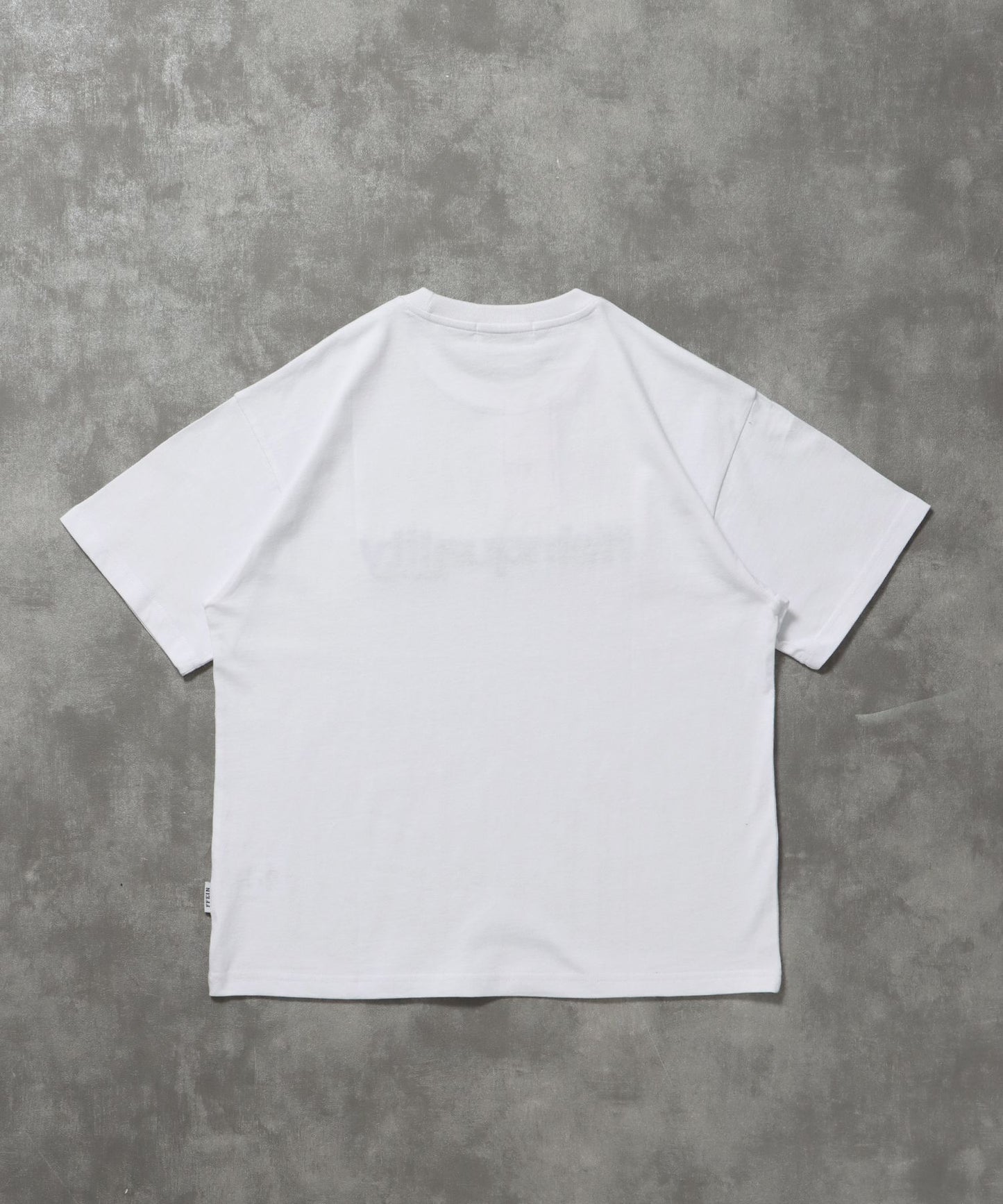 センターデカロゴ3D刺繍ショート丈Tシャツ/ Tシャツ クルーネック 半袖 刺繍 【短丈】 ホワイト