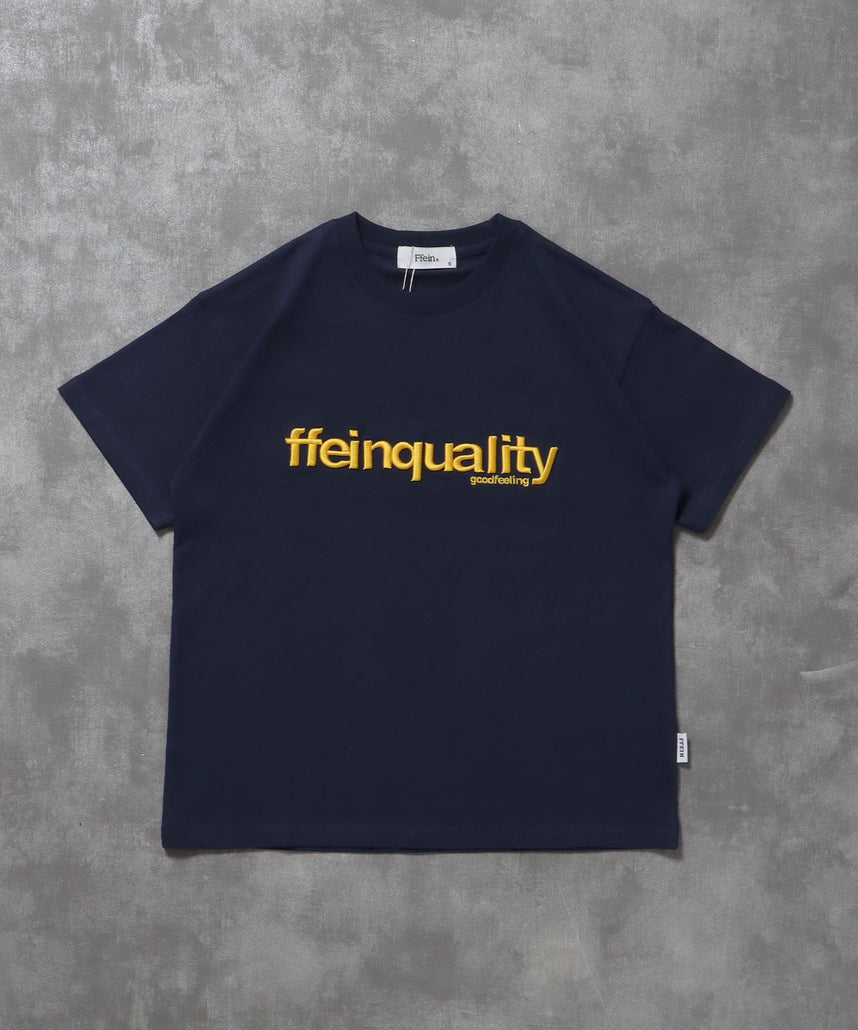 【FFEIN(フェイン)】センターデカロゴ3D刺繍ショート丈Tシャツ/ Tシャツ クルーネック 半袖 刺繍 【短丈】 ネイビー