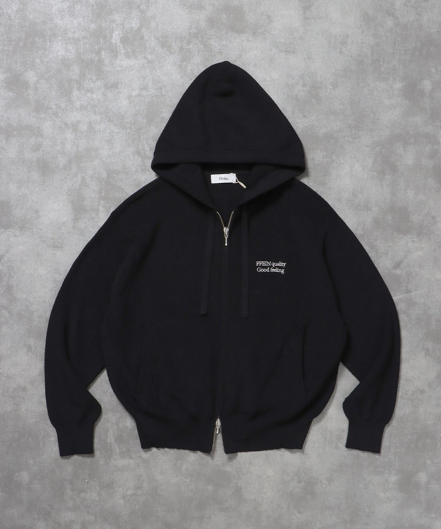 【FFEIN(フェイン)】ワンポイント刺繍フード短丈ニットPK / ジップパーカー ダブルジップ ニット フーディ 刺繍 【短丈】 ブラック