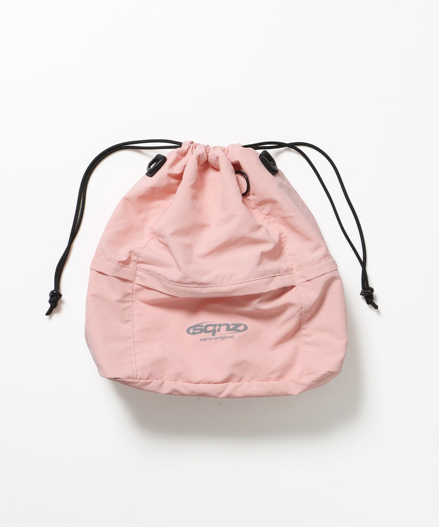 【sqnz（エスキュンズ）】sqnz 2way knapsack / ユニセックス ナップサック リュック 雑貨 バック 2WAY ドローコード ライトピンク