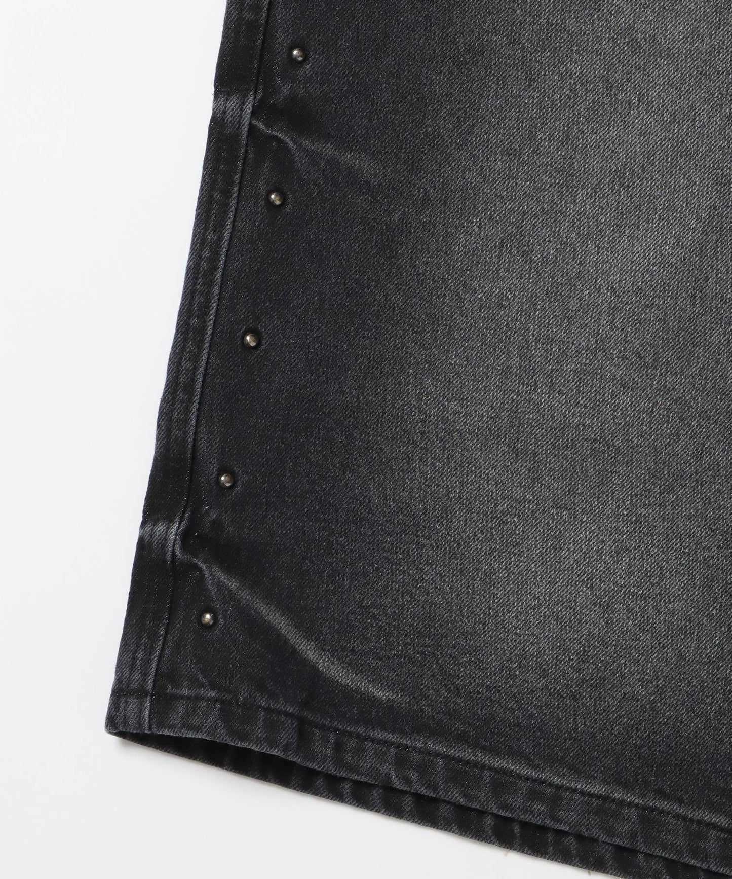 ※WEB限定 / スタッズデニムショートパンツ / sqnz washed denim shorts ブラック