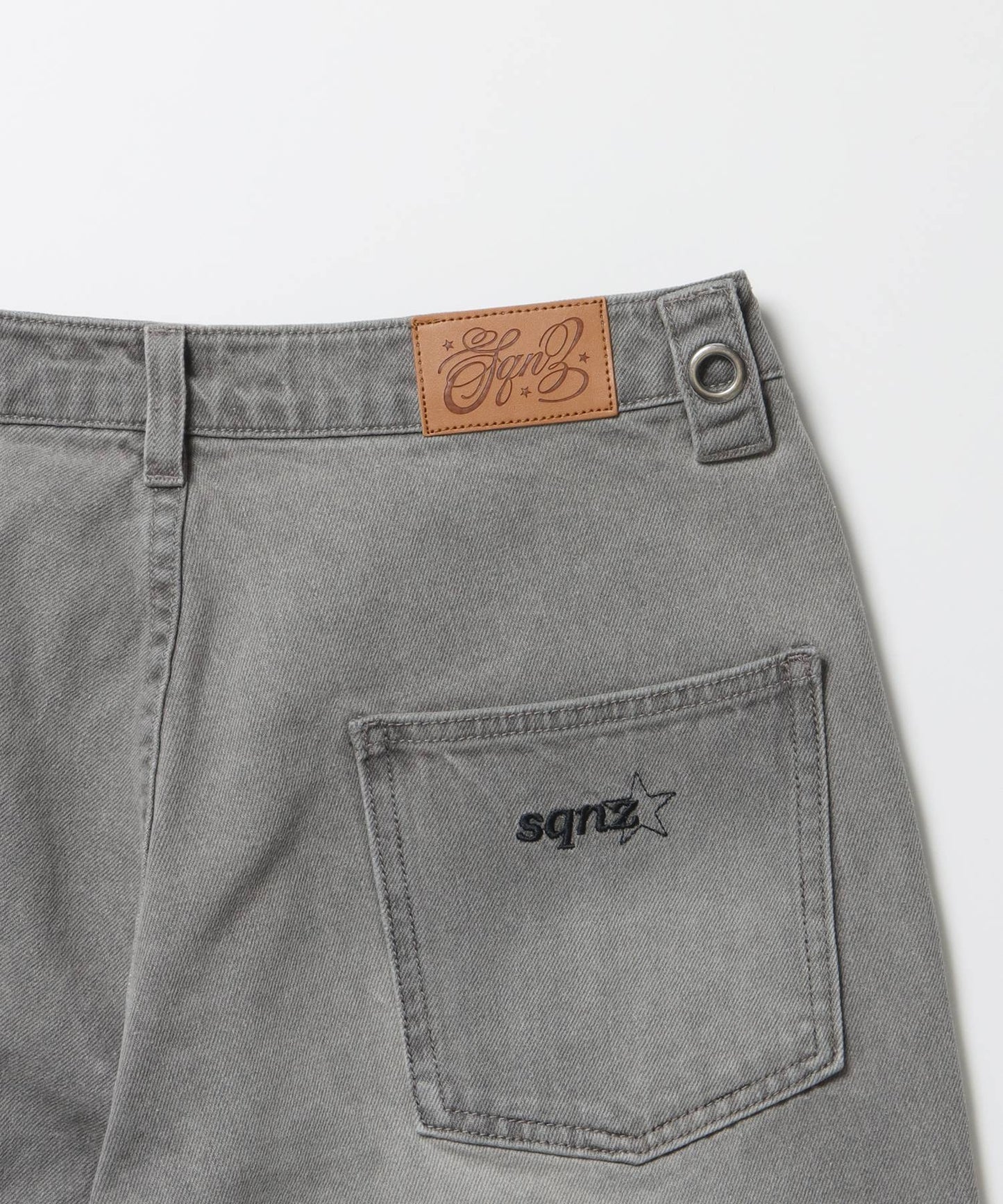 ※WEB限定 / スタッズデニムショートパンツ / sqnz washed denim shorts グレー