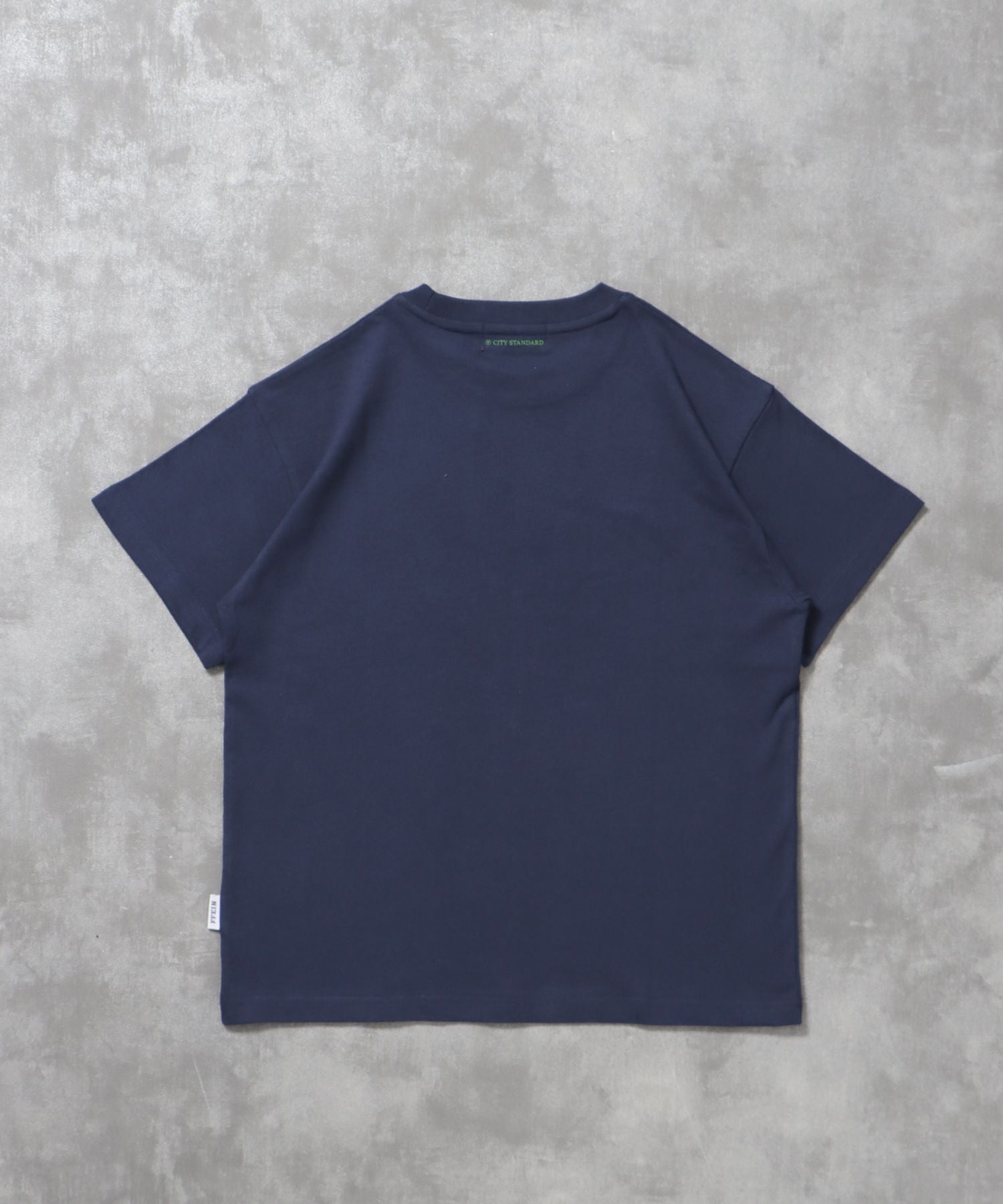 FFEIN(フェイン)】センタープリントロゴショート丈Tシャツ / Tシャツ
