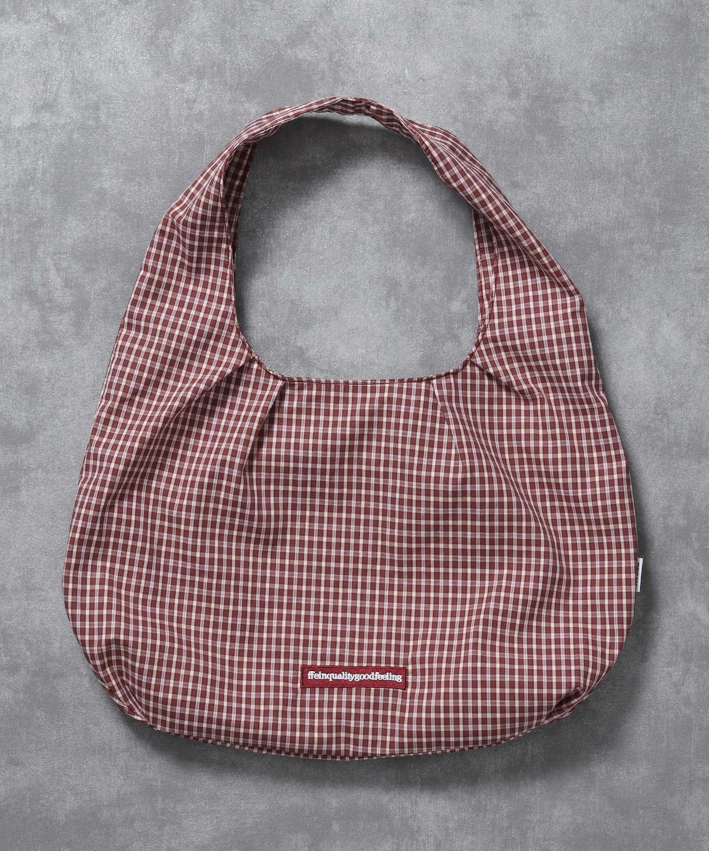【FFEIN(フェイン)】ダブルタックチェックムーンバッグ / ユニセックス バック ハンドバック 雑貨 刺繍 チェック ポケット レッド