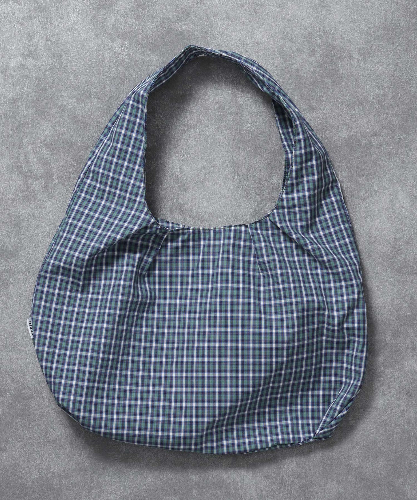 ダブルタックチェックムーンバッグ / ユニセックス バック ハンドバック 雑貨 刺繍 チェック ポケット グリーン