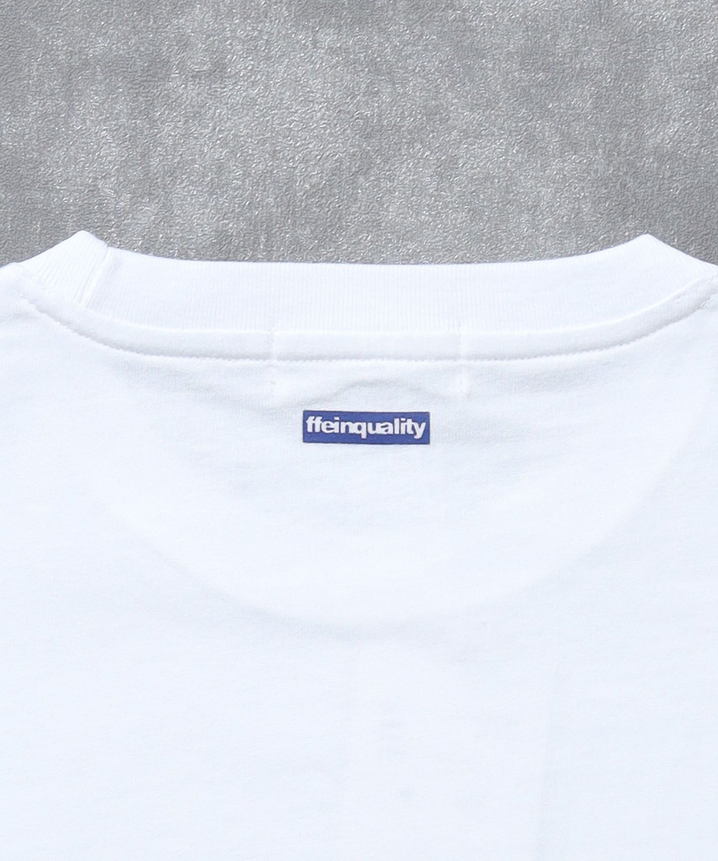 センターデカロゴプリントショート丈Tシャツ/ クルーネック 半袖 刺繍 【短丈】 ホワイト