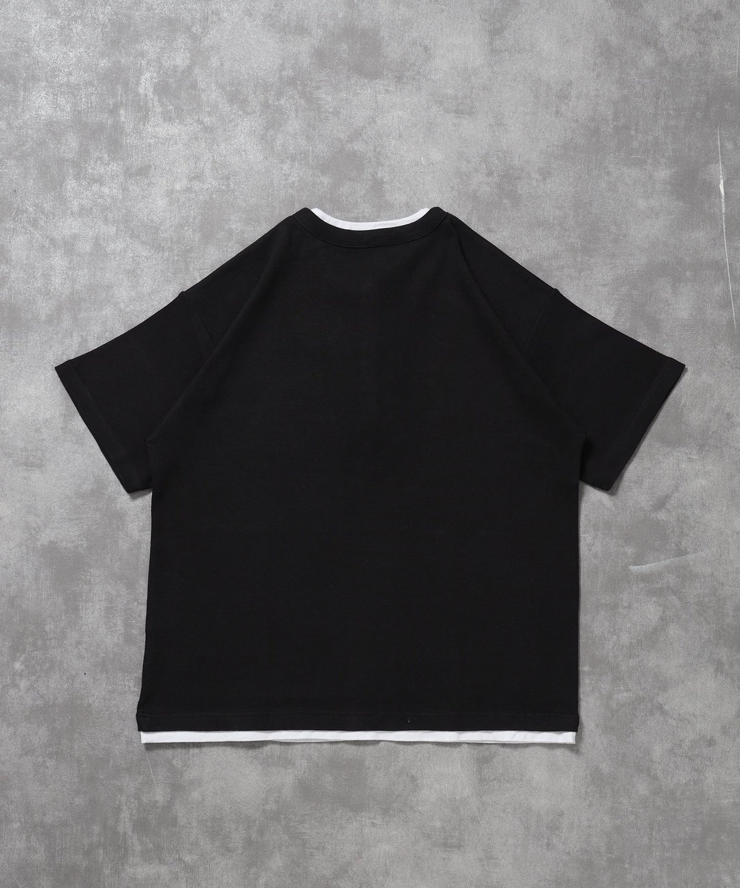 フェイクレイヤードヘンリーネックショート丈Tシャツ/ Tシャツ ヘンリーネック 半袖 レイヤード ワンポイント シンプル 【短丈】 ブラック