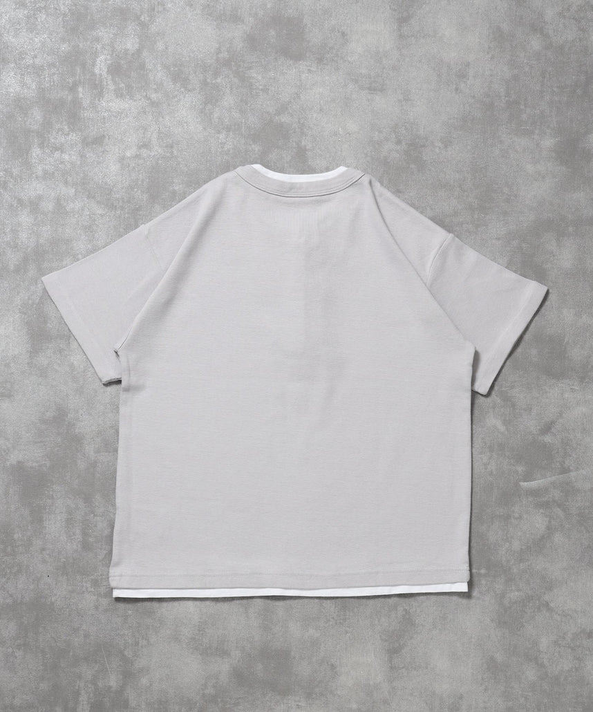 フェイクレイヤードヘンリーネックショート丈Tシャツ/ Tシャツ ヘンリーネック 半袖 レイヤード ワンポイント シンプル 【短丈】 グレー