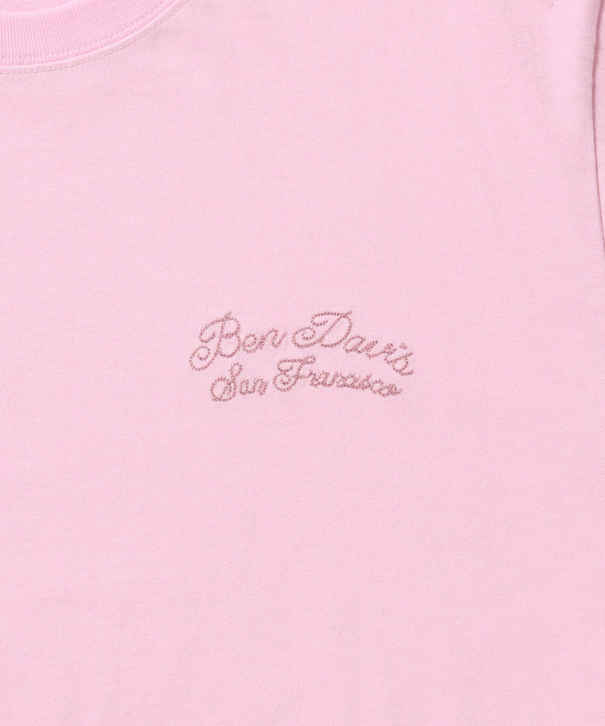 SCRIPT VNTG L/S TEE (REG) / ロンT 長袖 刺繍 ビスネーム ヴィンテージ加工 レギュラーフィット ユニセックス ピンク