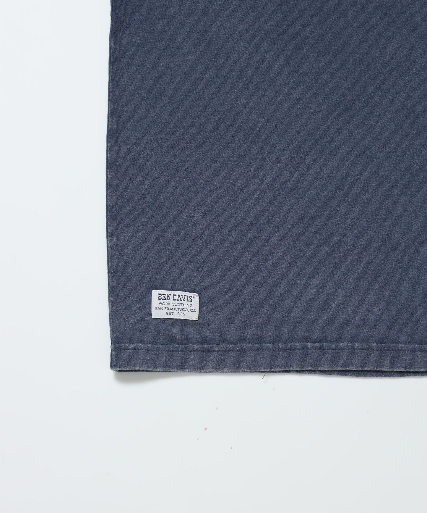 SCRIPT VNTG L/S TEE (REG) / ロンT 長袖 刺繍 ビスネーム ヴィンテージ加工 レギュラーフィット ユニセックス ネイビー