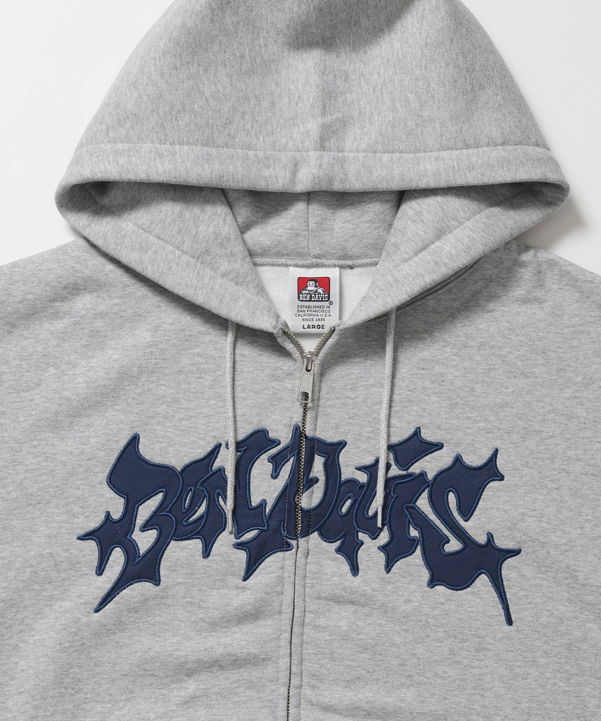 SPIKY LOGO ZIP HOODIE / ジップフーディ ツイルワッペン 刺繍 フロントロゴ 裏起毛 ストリート カジュアル ユニセックス