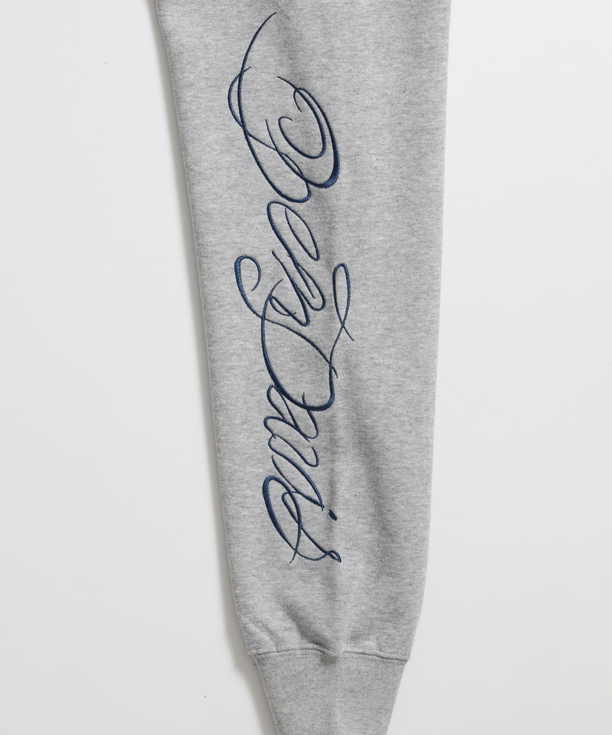 SPIKY LOGO ZIP HOODIE / ジップフーディ ツイルワッペン 刺繍 フロントロゴ 裏起毛 ストリート カジュアル ユニセックス