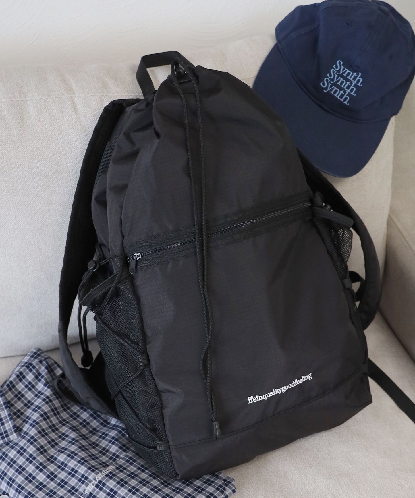 【FFEIN(フェイン)】撥水加工ナイロンバックパック / リップストック 軽量 ユニセックス リュックサック バックパック メッシュ デイリーバッグ ブラック