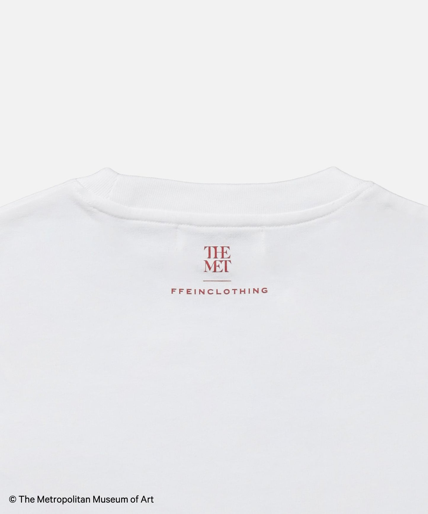 The Met小文字グラフィックTシャツ / メトロポリタン美術館 半袖 クルーネック プリント ワンポイント ホワイト
