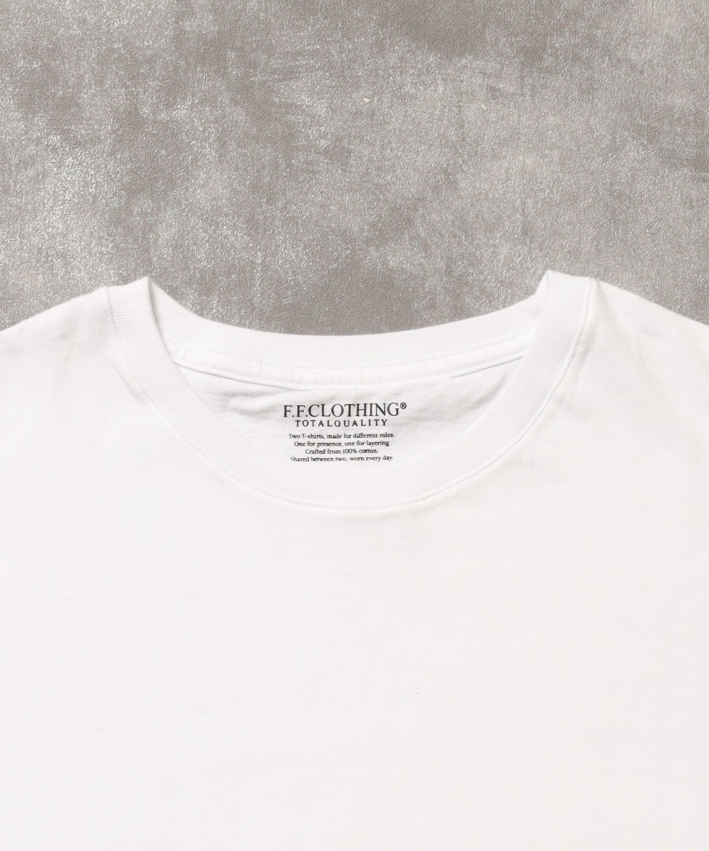 「FFEINらしいミニマルな着こなしを叶える」カラバリ細リブベーシックTシャツ【バイオウォッシュ】 ホワイト