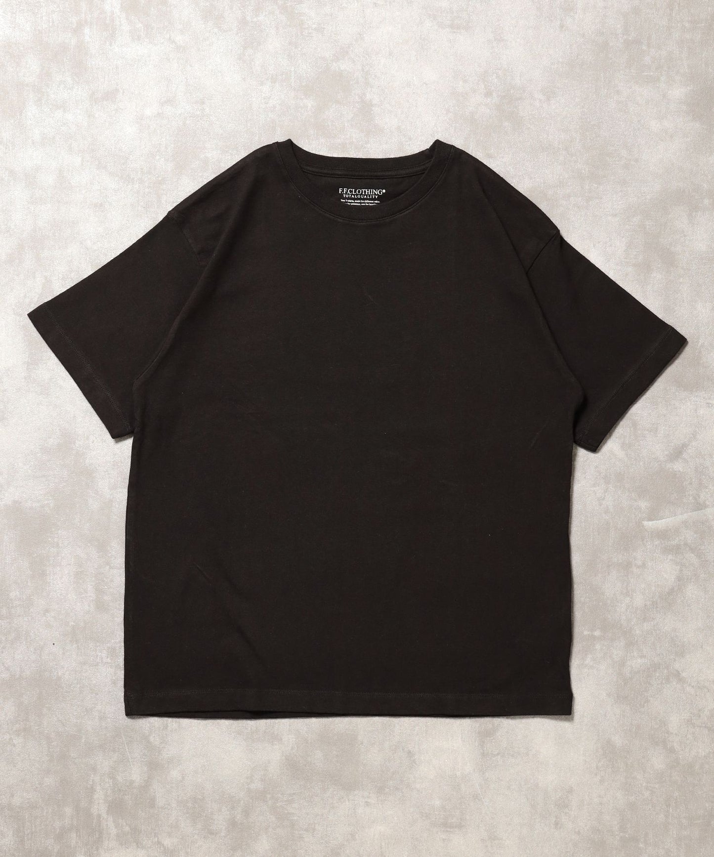 【FFEIN(フェイン)】「FFEINらしいミニマルな着こなしを叶える」カラバリ細リブベーシックTシャツ【バイオウォッシュ】 レモンイエロー